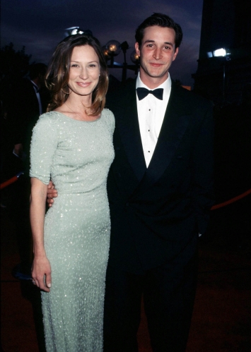 NWN-1999-0005.jpg