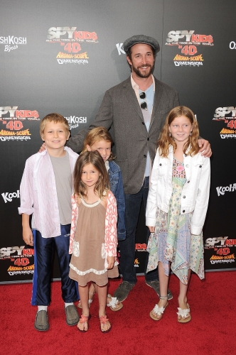 Click to view full size image
==============
NWN-2011-0175.jpg NWN-2011-0175.jpg